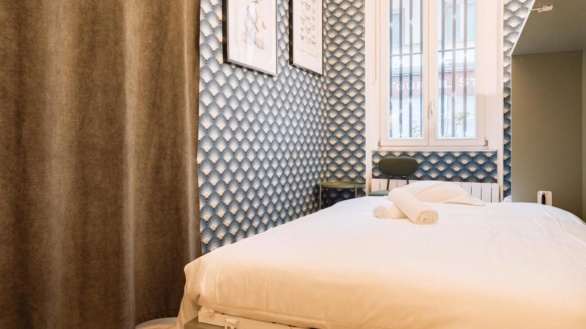 Apartment Functional In Paris