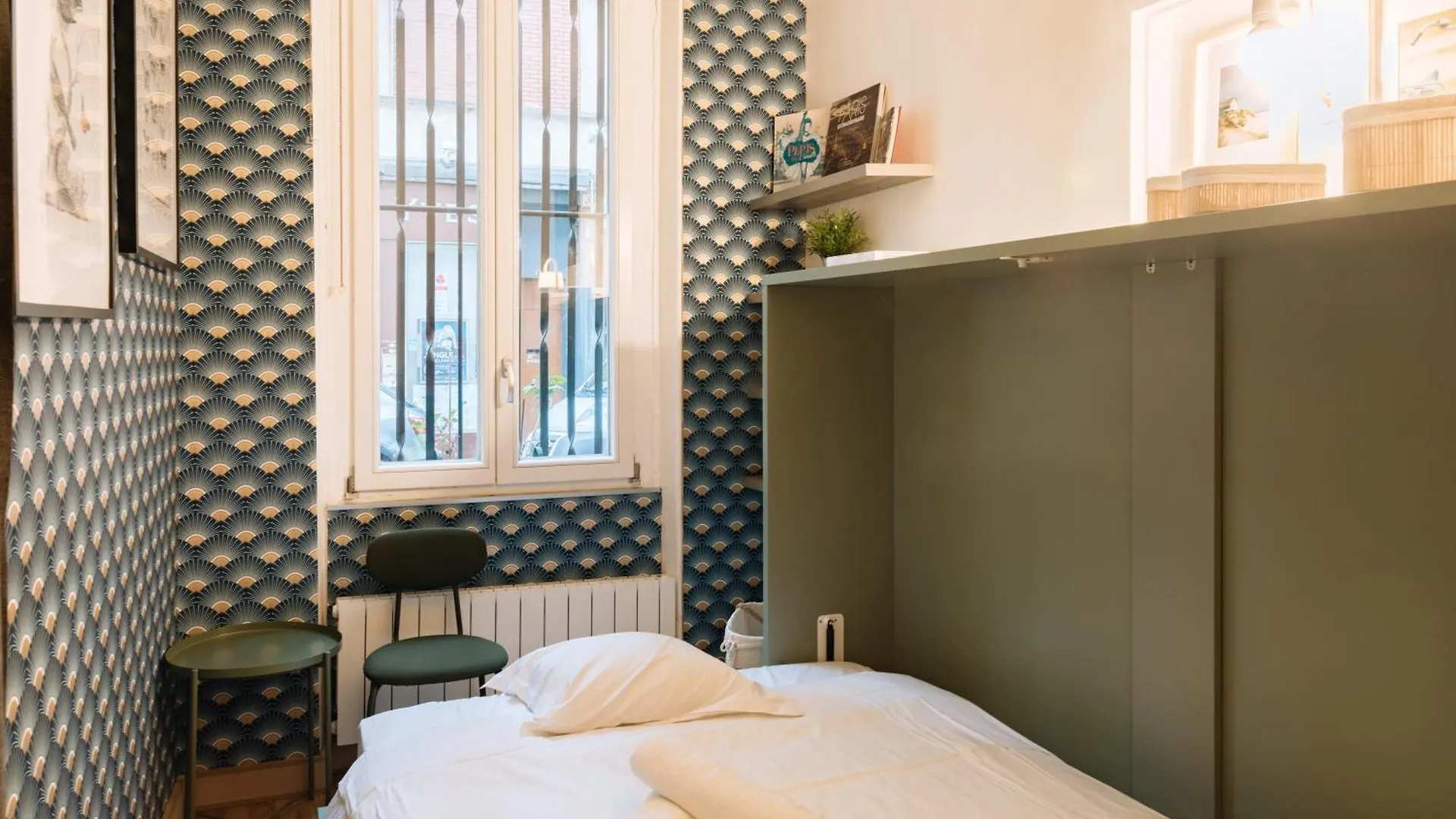 Apartment Functional In Paris