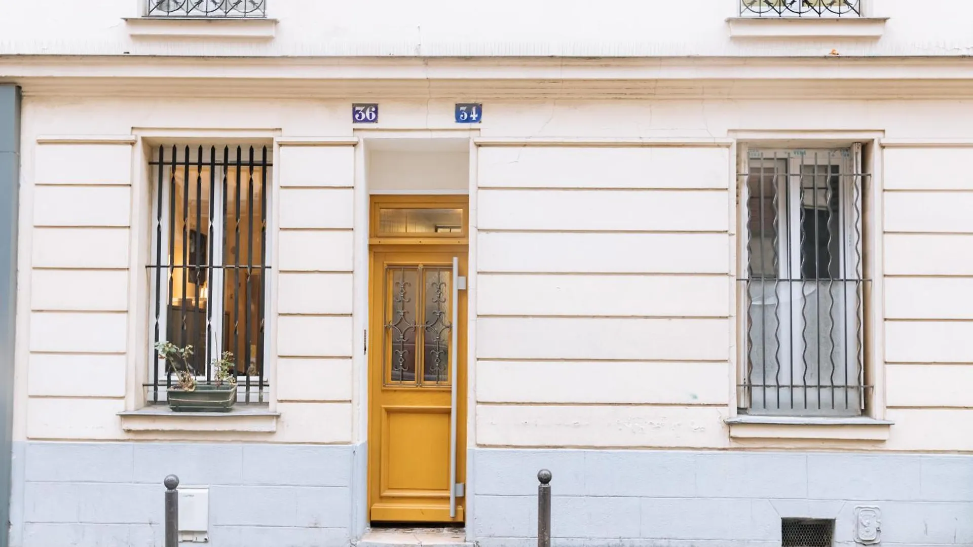 Apartment Functional In Paris